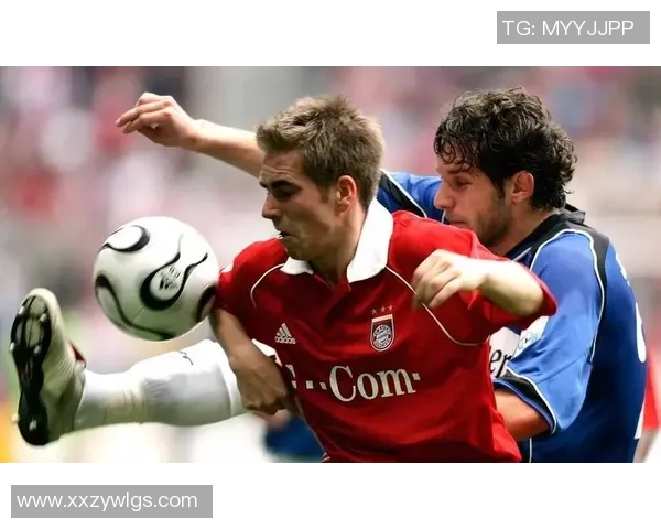 重庆足球队的崛起之路：从默默无闻到联赛强队的成长历程